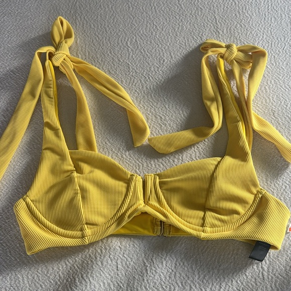 BEACH RIOT Core Collection Blair Top Lemon Yellow, Size Large, $118 - Picture 8 of 8